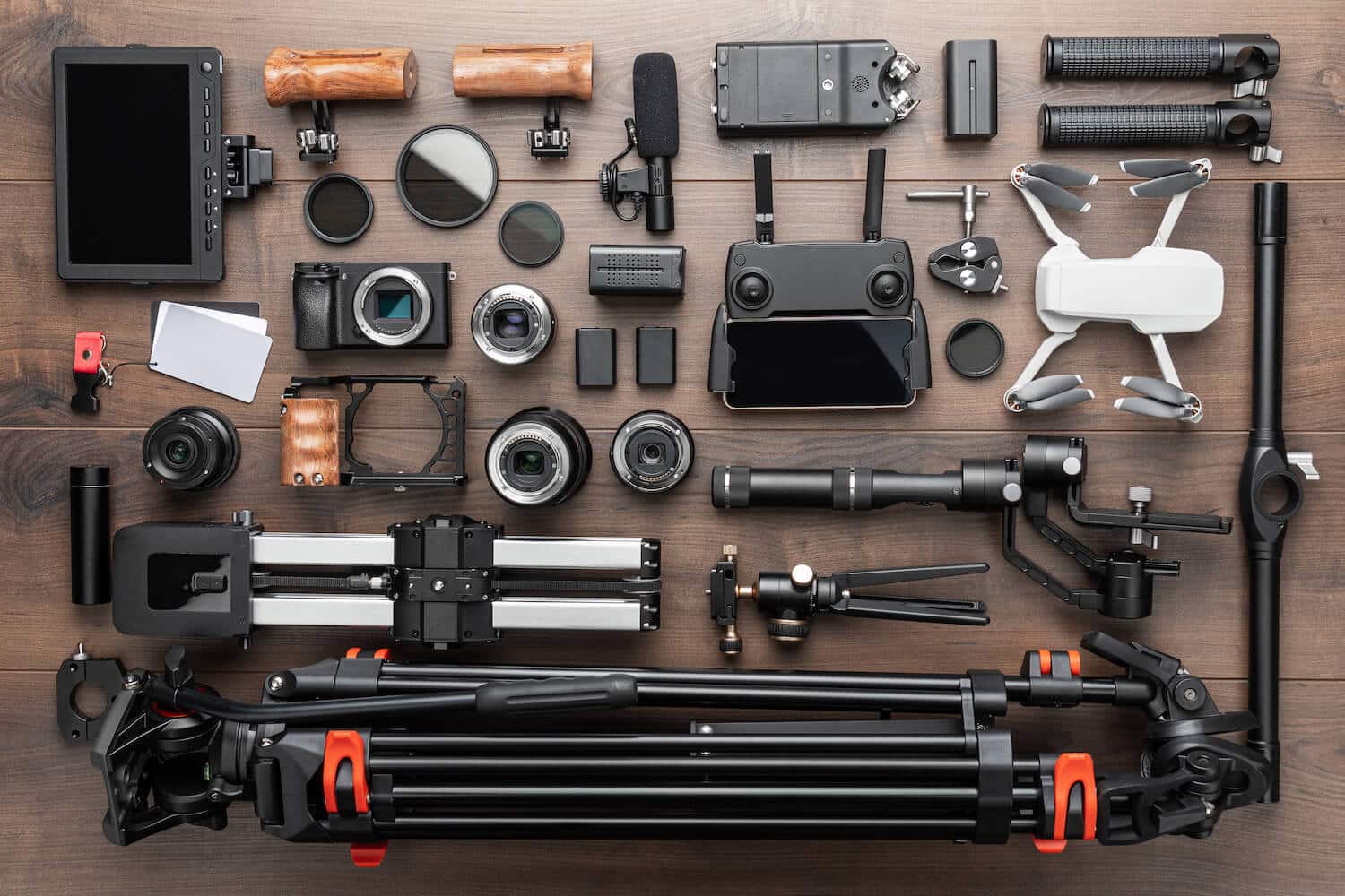High-End Equipment für einen Videodreh von oben fotografiert.