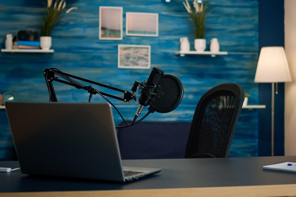 Ein geeigneter Raum, um einen Podcast remote aufzunehmen.